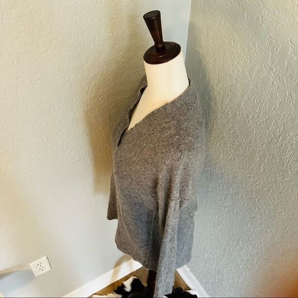 Benedetta B Merino Wool & Cashmere Italian V-Neck Sweater, Gray, Size Medium - Picture 3 of 12